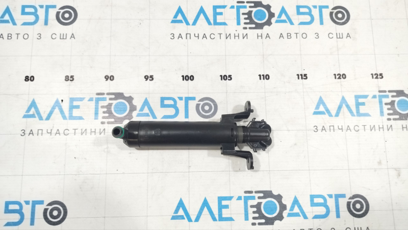 Форсунка омывателя фары правая Audi A3 8V 15-16 4d