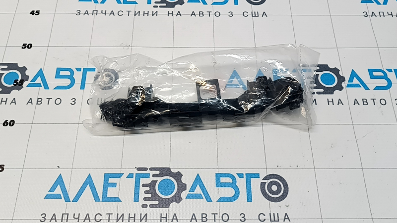 Крепление переднего бампера на крыле левое Honda Accord 13-17
