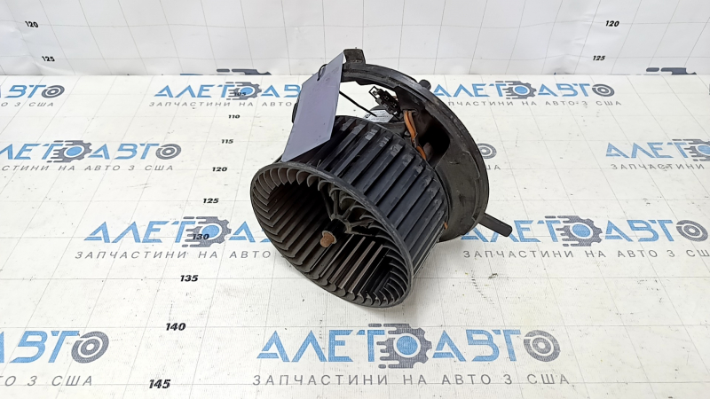 Мотор вентилятор печки VW Passat b7 12-15 USA потертость