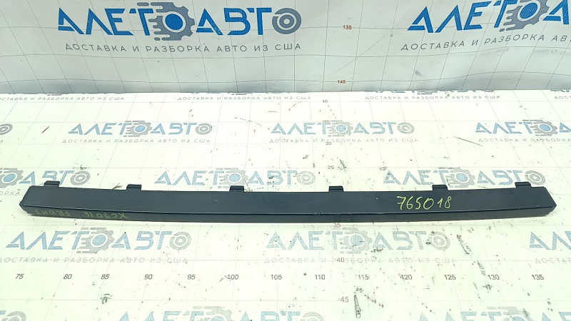 Накладка переднего бампера центральная Volvo XC90 16-19 царапины