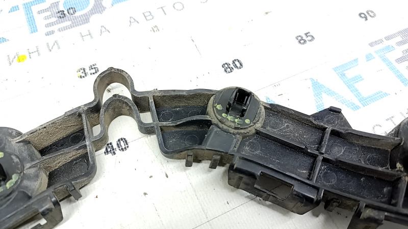 Крепление заднего бампера левое Toyota Camry v55 15-17 usa, сломаны крепления