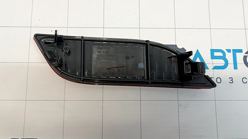 Отражатель задний левый Jeep Compass 17-26