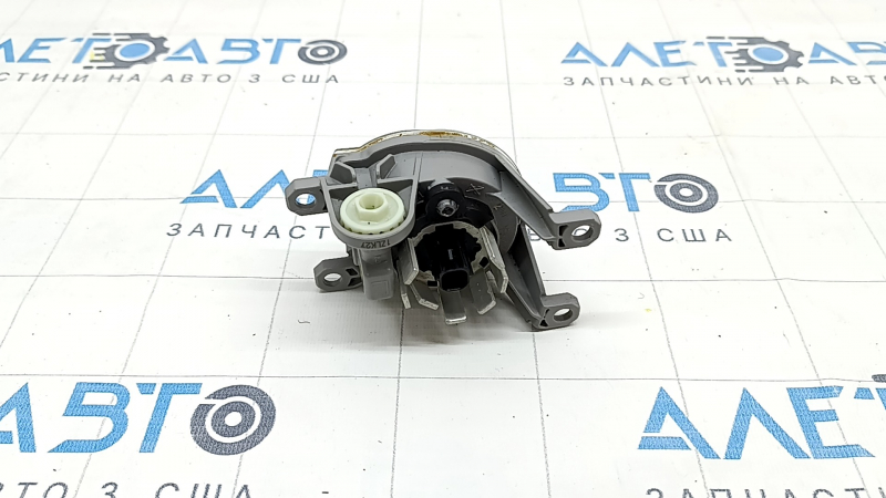 Противотуманная фара птф левая Toyota Prius 50 19-22 LED