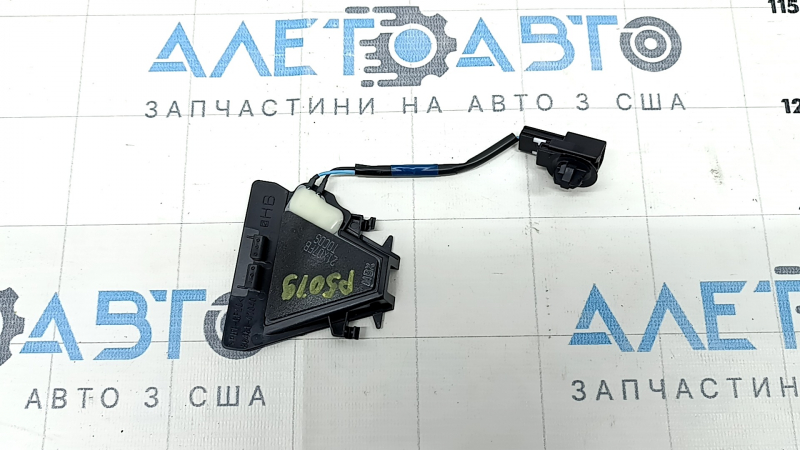 Подогрев камеры слежения за полосой Toyota Prius 50 Prime 21-22