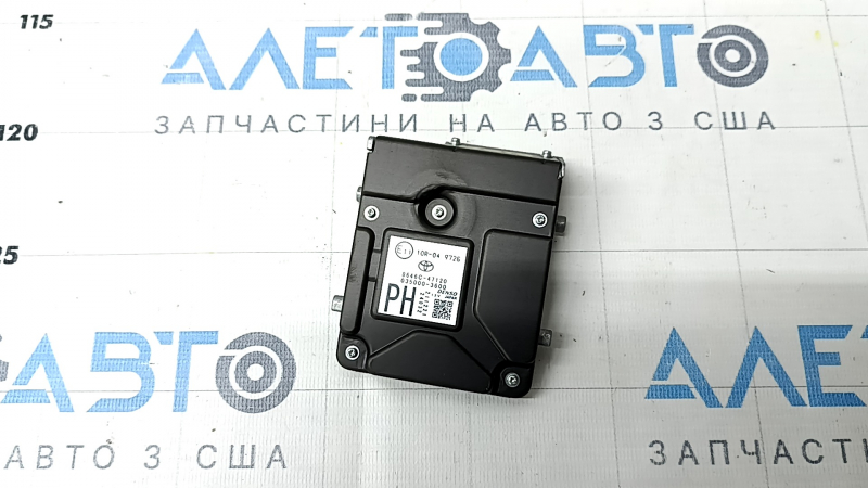 Камера слежения за полосой Toyota Prius 50 21-22 на лобовом