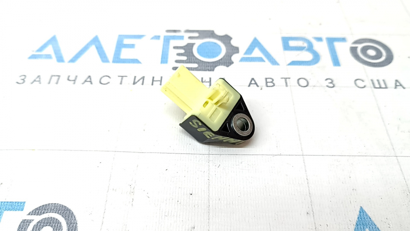 Датчик подушки безопасности задний левый Toyota Sienna 21-26