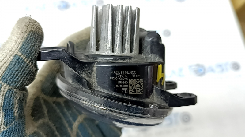 Противотуманная фара птф правая Toyota Sienna 21-26 LED, песок
