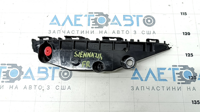 Крепление переднего бампера правое Toyota Sienna 21-26
