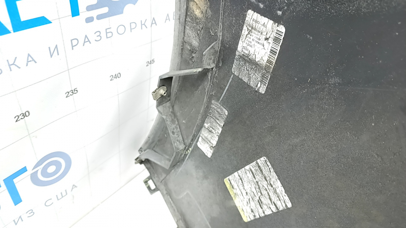 Бампер задний голый верхний Chevrolet Volt 16- серебро, надломаны крепления, царапины