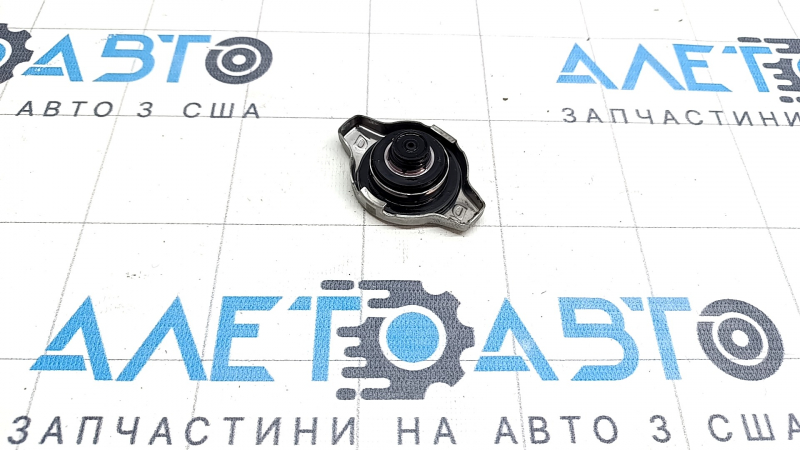 Крышка радиатора охлаждения Toyota Sienna 21-26