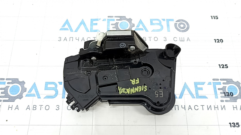 Замок двери передней правой Toyota Sienna 21-26