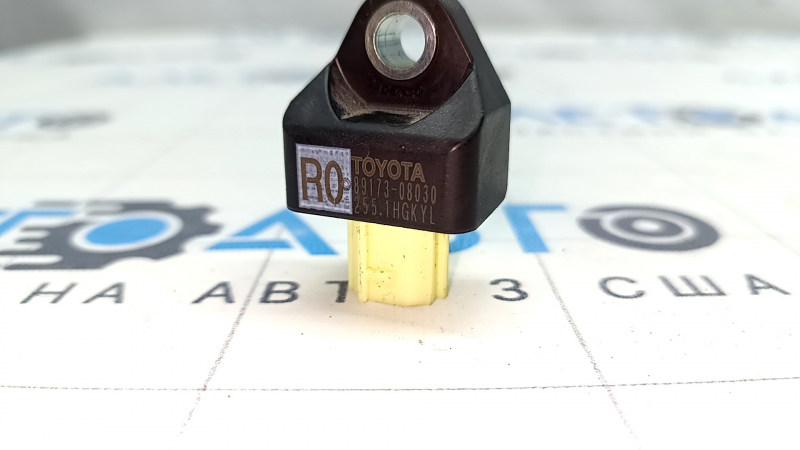 Датчик подушки безопасности передний левый Toyota Sienna 21-26 на телевизоре
