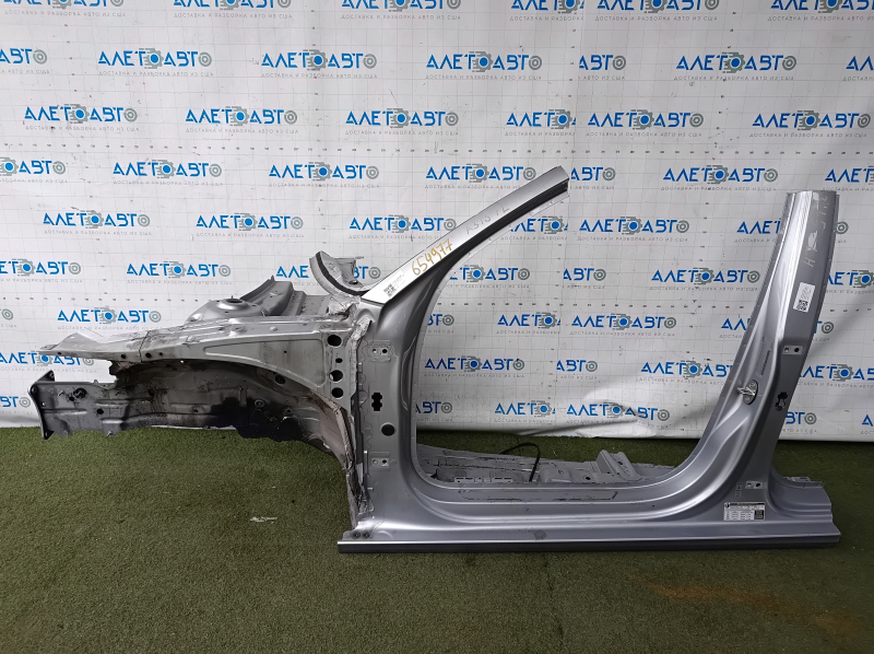 Четверть передняя левая Audi A3 8V 15-20 4d, 5d серебро, отпилена, с центральной стойкой