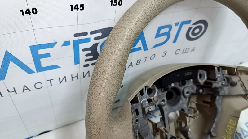 Руль голый Nissan Rogue 14-16 резина бежевая, потерт, под чистку
