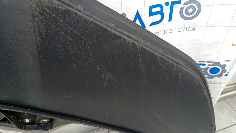 Губа переднего бампера VW Passat b8 16-19 USA R-Line, царапины