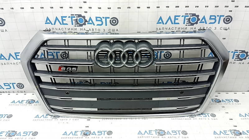 Решетка радиатора grill в сборе Audi Q5 80A 18-20 хром под парктроники, S-Line, песок