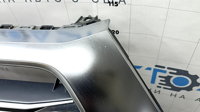 Решетка радиатора grill в сборе Audi Q5 80A 18-20 хром под парктроники, S-Line, песок