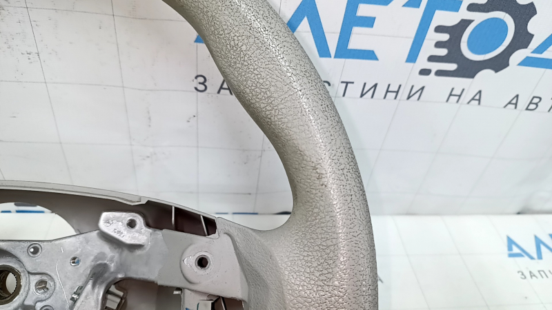 Руль голый Toyota Sienna 11-15 резина серая, под чистку, потерта