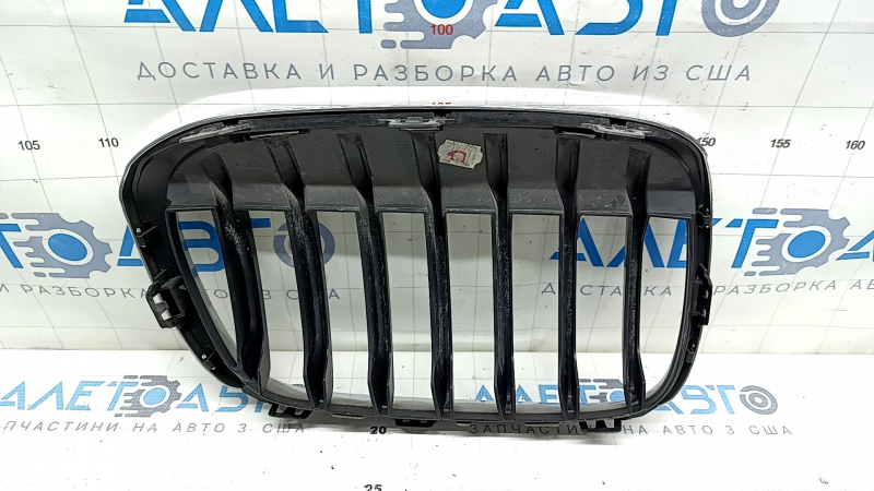 Решетка радиатора grill левая BMW X1 F48 16-19 X-line серая решетка, песок