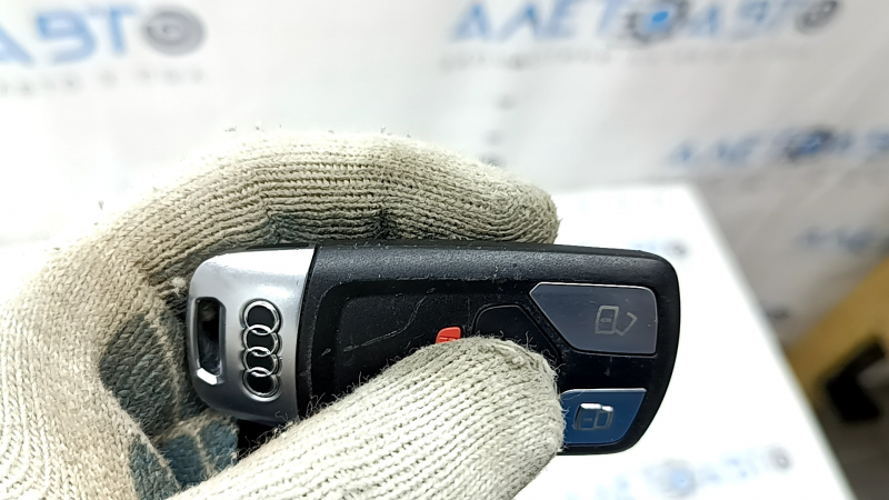 Ключ Audi Q5 80A 18-24 keyless, S-Line, тип 2, 4 кнопки, тычки, царапины