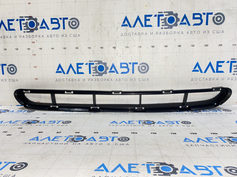 Верхняя решетка переднего бампера Kia Sorento 14-15 рест