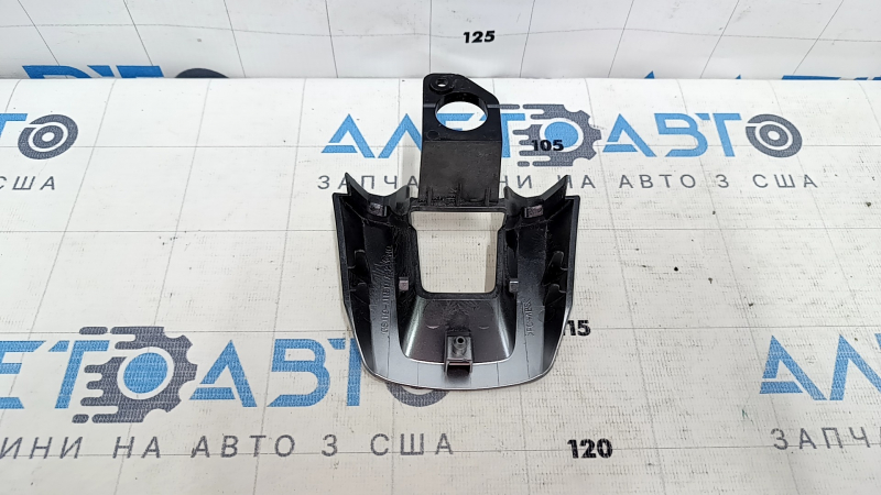 Накладка руля нижняя Subaru Outback 15-17 царапины