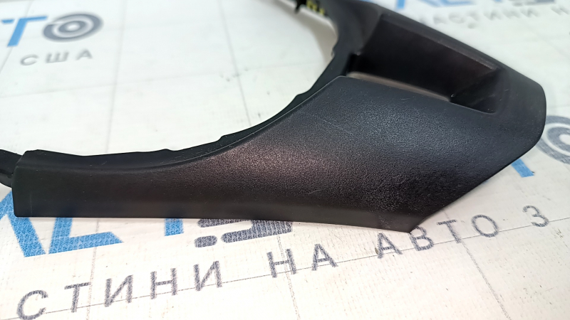Накладка руля нижняя Mazda 3 14-16 BM черная, царапины