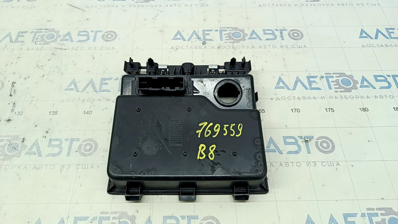 Карман центральной консоли VW Passat b8 16-19 USA черный, открытый