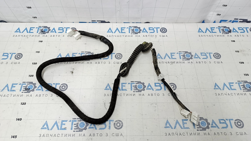 Проводка двери багажника Toyota Prius 50 16-22 верхняя