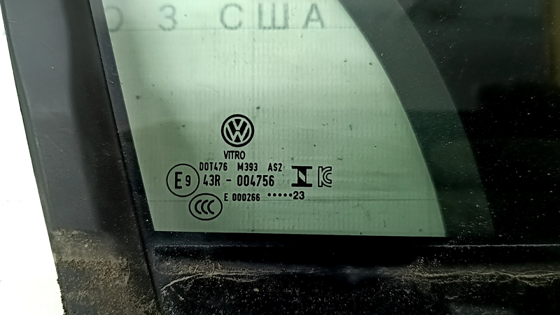 Стекло двери треугольник переднее правое VW Tiguan 18-24