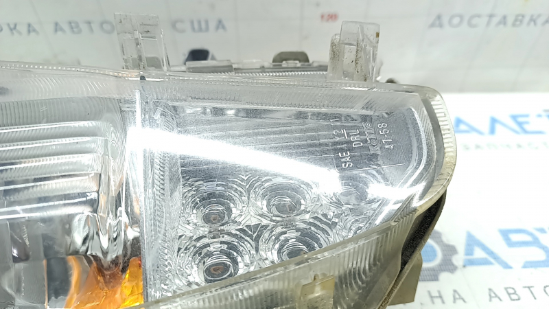 Поворотник правый Toyota Prius 30 13-15 рест, песок, царапины