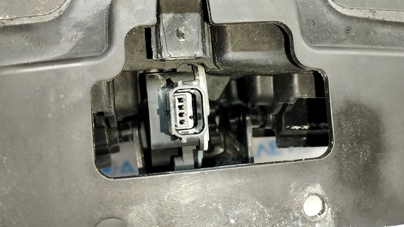 Жалюзи дефлектор радиатора в сборе Ford Fusion mk5 17-20 с моторчиком, надлом, нет фрагмента