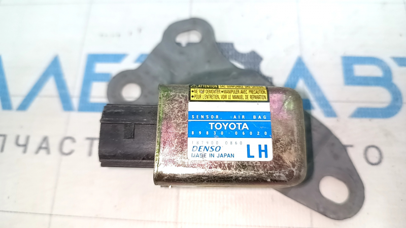 Датчик подушки безопасности центральный левый Toyota Solara 2.4 04-08