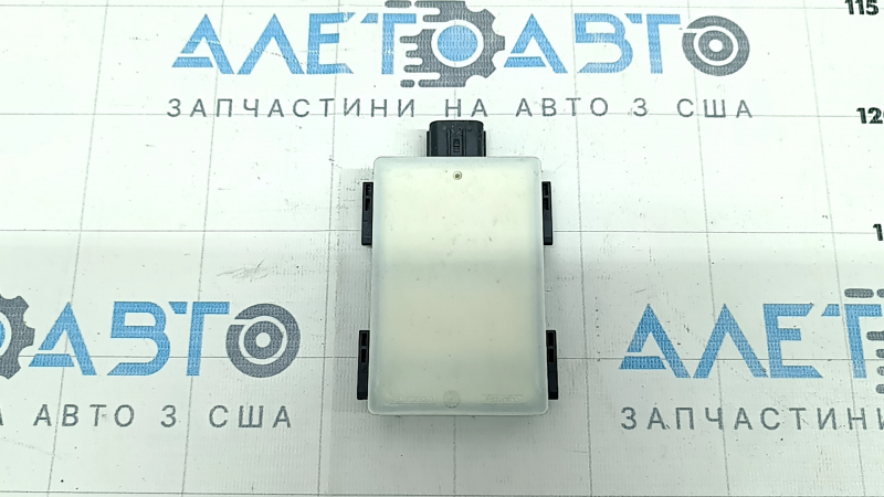 Датчик слепых зон BSM правый Volvo XC60 18-19
