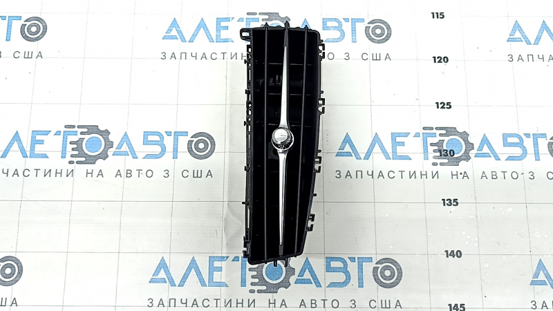 Дефлектор воздуховода передней панели центральный правый Volvo XC60 18-26 черный с хром