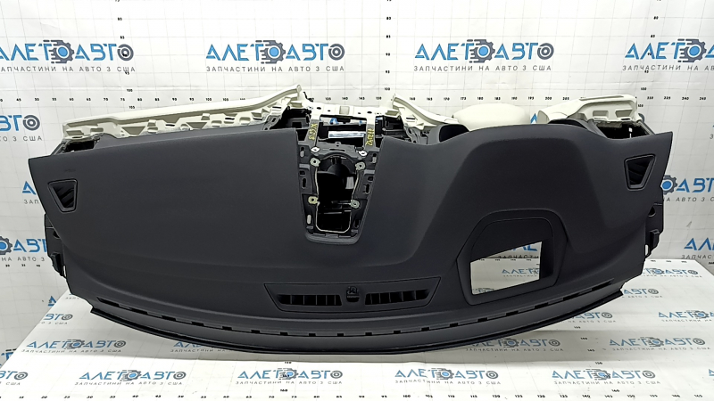 Торпедо передняя панель с AIRBAG Volvo XC60 18-26 черная с серым, под проекцию, с обрамлением рулевой колонки
