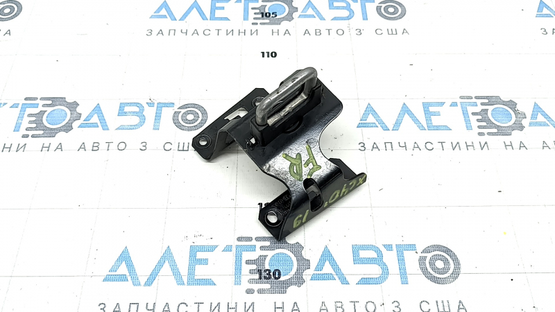 Скоба замка капота правая Volvo XC40 19-26