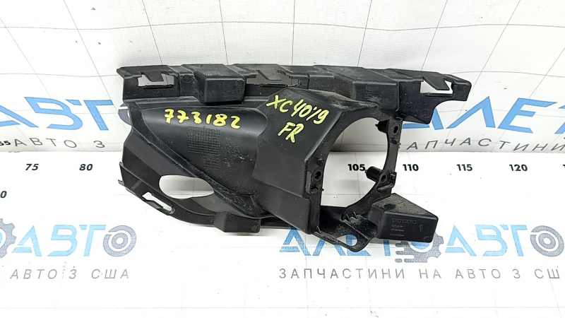 Кронштейн птф правый Volvo XC40 19-22 трещины в креплениях