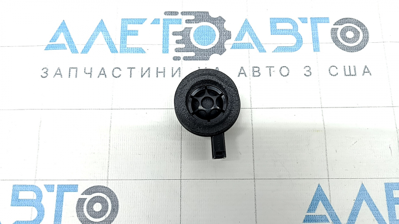 Пищалка передней стойки правая Volvo XC40 19-26 Harman Kardon