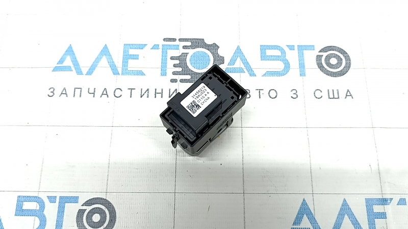 Кнопка паркинга Volvo XC40 19-26 черный глянец