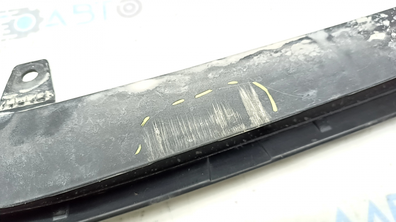 Suport bară față central inferior Mercedes C-class W205 15-18 Zgârieturi
