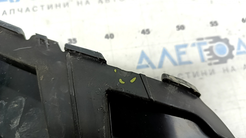 Suport bară față central inferior Mercedes C-class W205 15-18 Zgârieturi