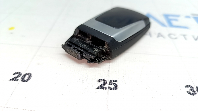 Ключ Audi Q5 80A 18-24 keyless, 4 кнопки, тип 2, царапины, тычки, потерт, сломано крепление