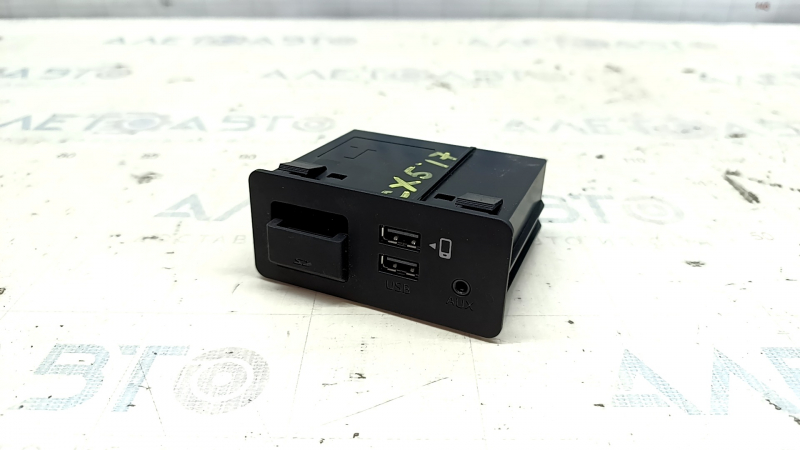 USB Hub, AUX Mazda CX-5 19-23