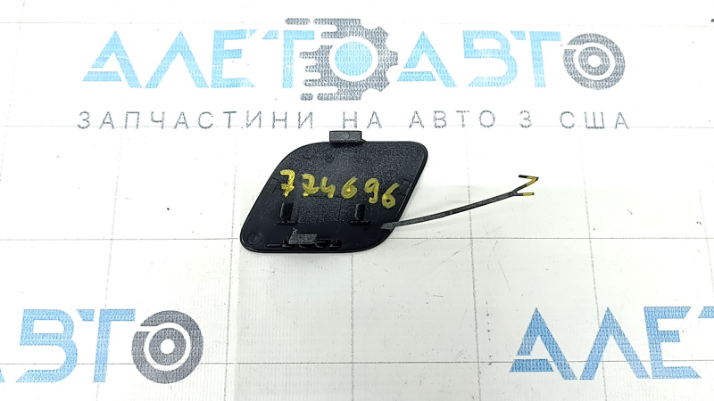 Заглушка буксировочного крюка переднего бампера Audi A6 C7 12-15 s-line pkg, сломано крепление