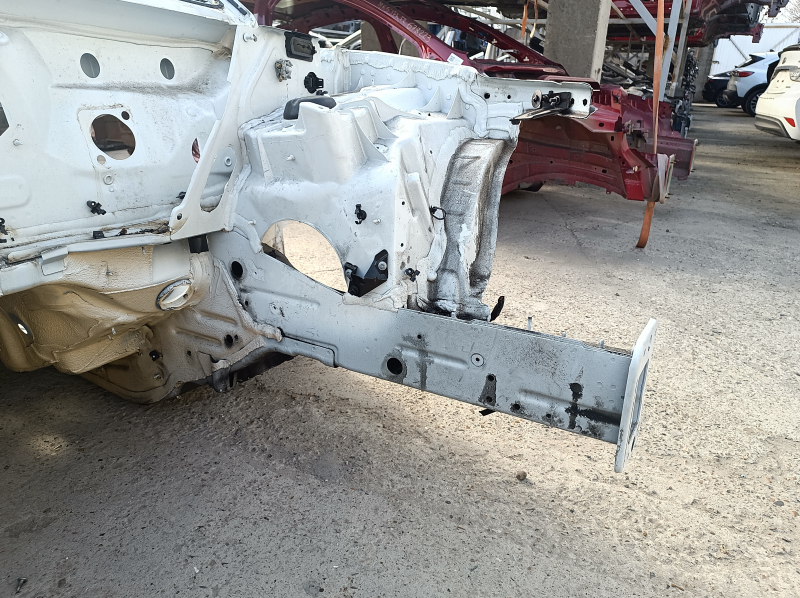 Sfert fata stanga Audi Q5 80A 18-24 pe caroserie, alb