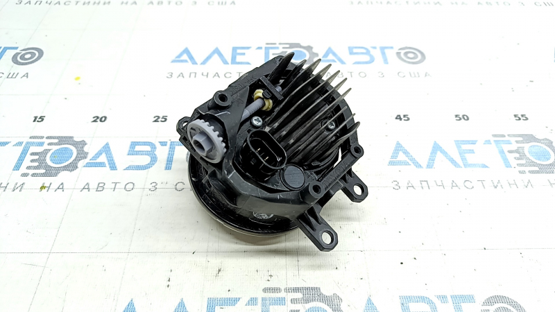Противотуманная фара птф правая Toyota Highlander 20-26 LED песок