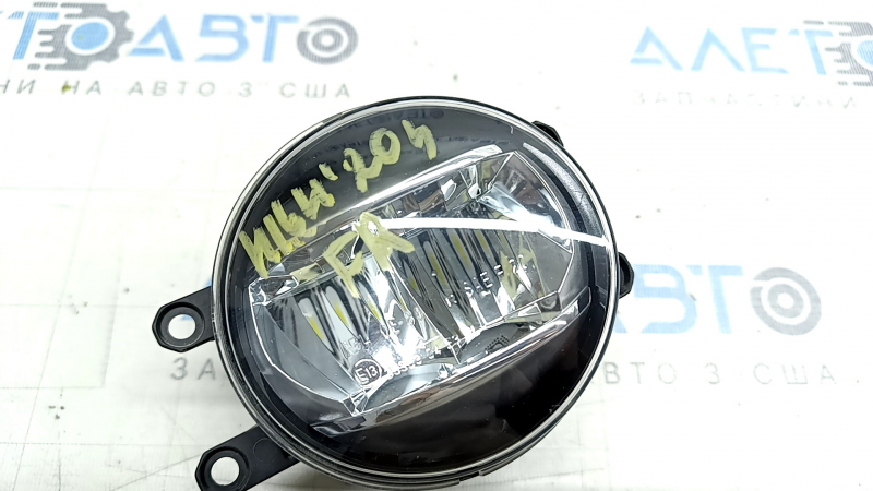 Противотуманная фара птф правая Toyota Highlander 20-26 LED песок