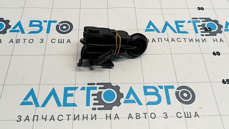 Замок лючка бензобака VW Passat b8 16-19 USA