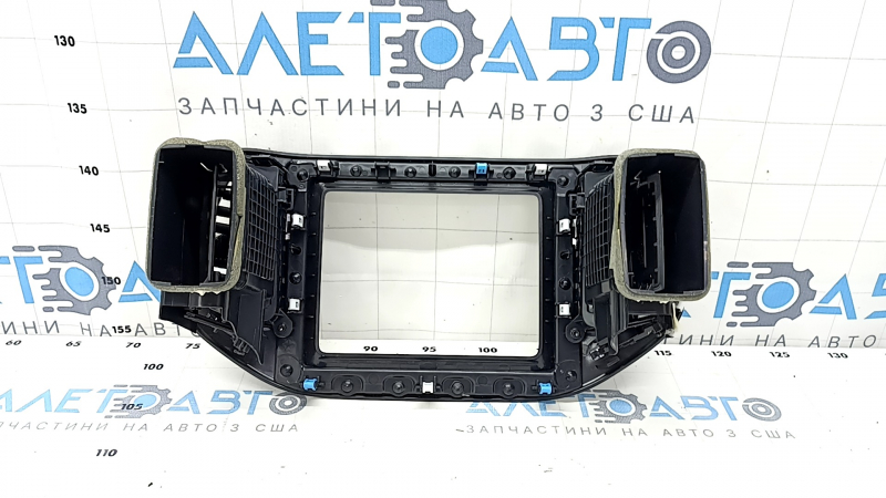 Дефлектор воздуховода торпедо центральный Jeep Compass 17-21 черный глянец, под 8.4" дюйма